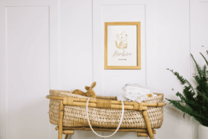 affiche-personnalisee-animal-prenom-mur-landeau-bebe